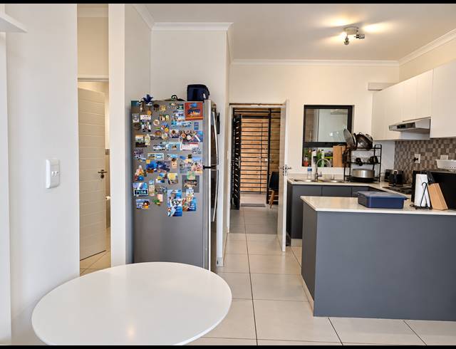 2 BEDROOM APARTMENT FOR SALE IN UMHLANGA RIDGE